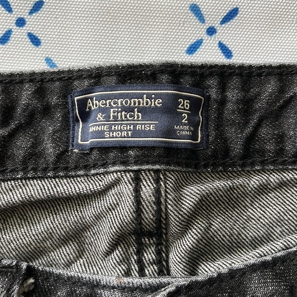 🏷️ 2/$20 Abercrombie & Fitch Black Denim Shorts with Side Stripe - Picture 4 of 6